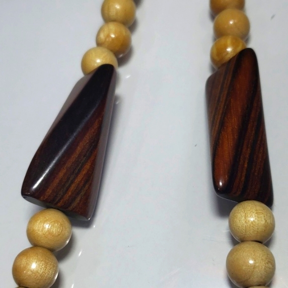 Vintage Artisan Brown &Tan Wood Beaded Necklace - Picture 8 of 8